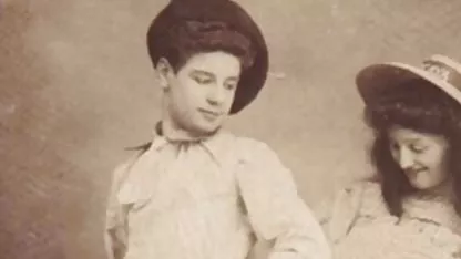 美しいティーンスカーレット銀行が積 女性 の ため の えろ